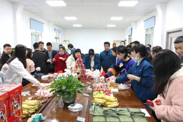 熱辣春日，滾燙人生 | 奧楷機(jī)械為女員工發(fā)放"女神節(jié)"禮物